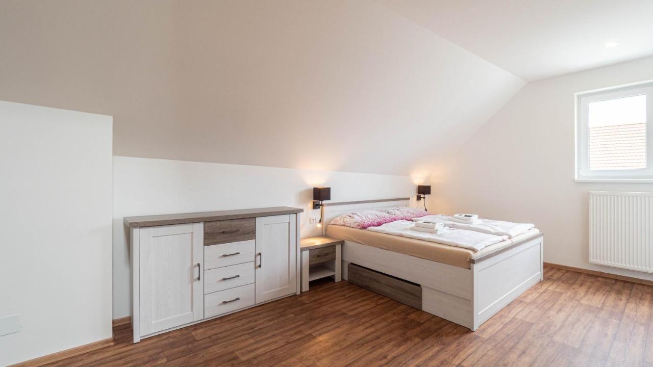 Apartmany Habanska, Cely Dum Pouzdrany Екстер'єр фото